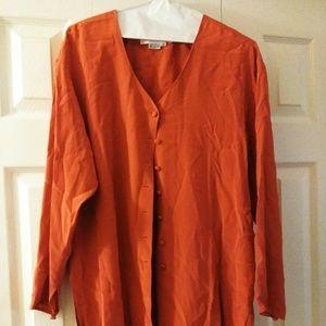 Diane Von Furstenberg 100% silk blouse